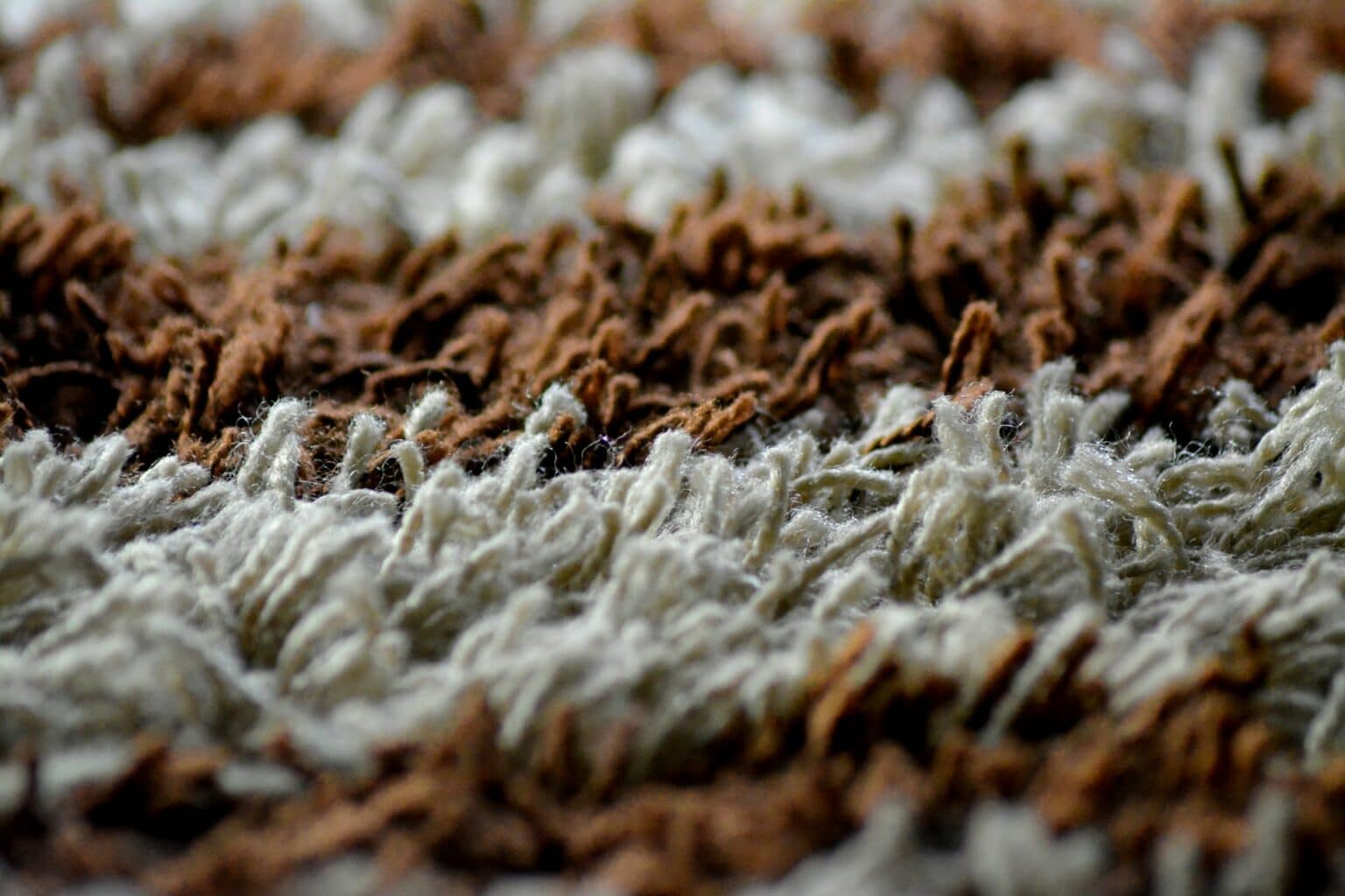 Teppich fusselt » Was tun? Tipps & Tricks