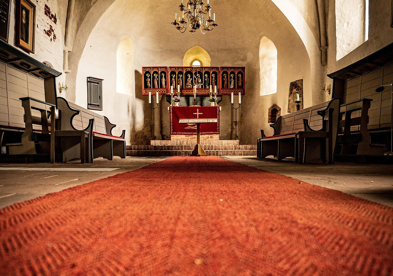 Schonende Teppichreinigung von Floren in Kirchen und religiösen Einrichtungen